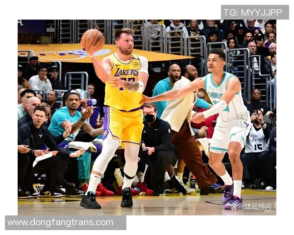 湖人队与黄蜂队对决数据分析及比赛亮点回顾 湖人队与黄蜂队对决数据分析及比赛亮点回顾