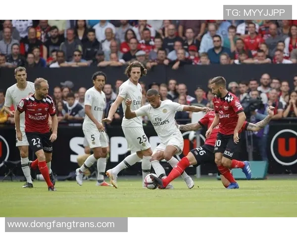 甘冈与巴黎比赛后数据分析揭示双方表现差异与战术调整 甘冈与巴黎比赛后数据分析揭示双方表现差异与战术调整